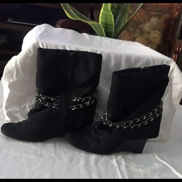 Faux Suede boots - Picture 3 of 3